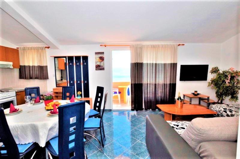 Marinovi Dvori Apartment Slatine Exterior photo