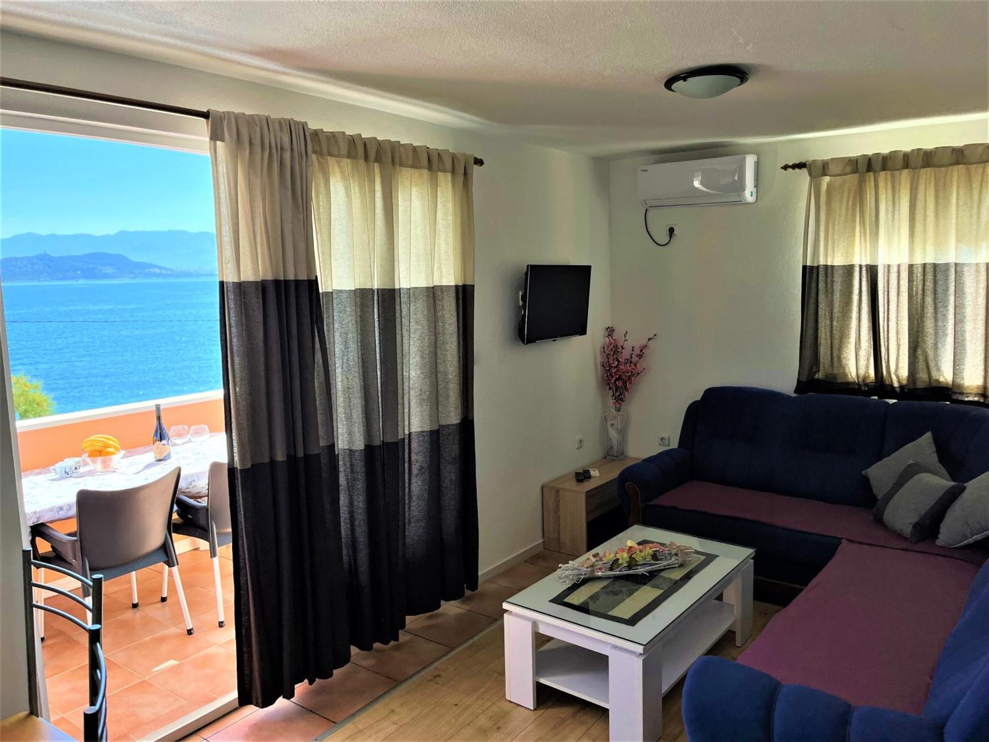 Marinovi Dvori Apartment Slatine Exterior photo